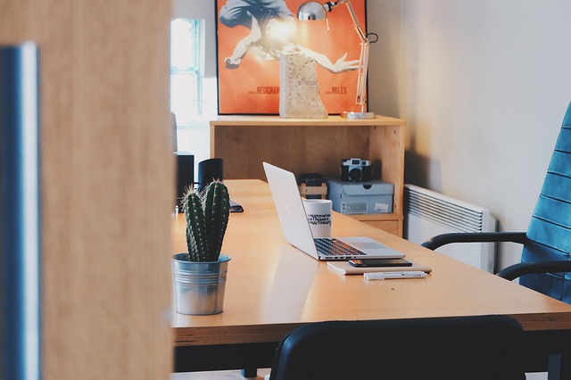 Ergonomische Bürostühle & Kissen im Vergleich: Alternativen, Vor- und Nachteile im Test